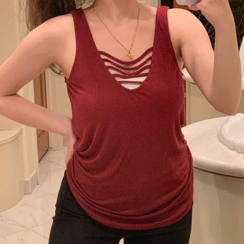 RIBBED STRAPPY TANK TOP